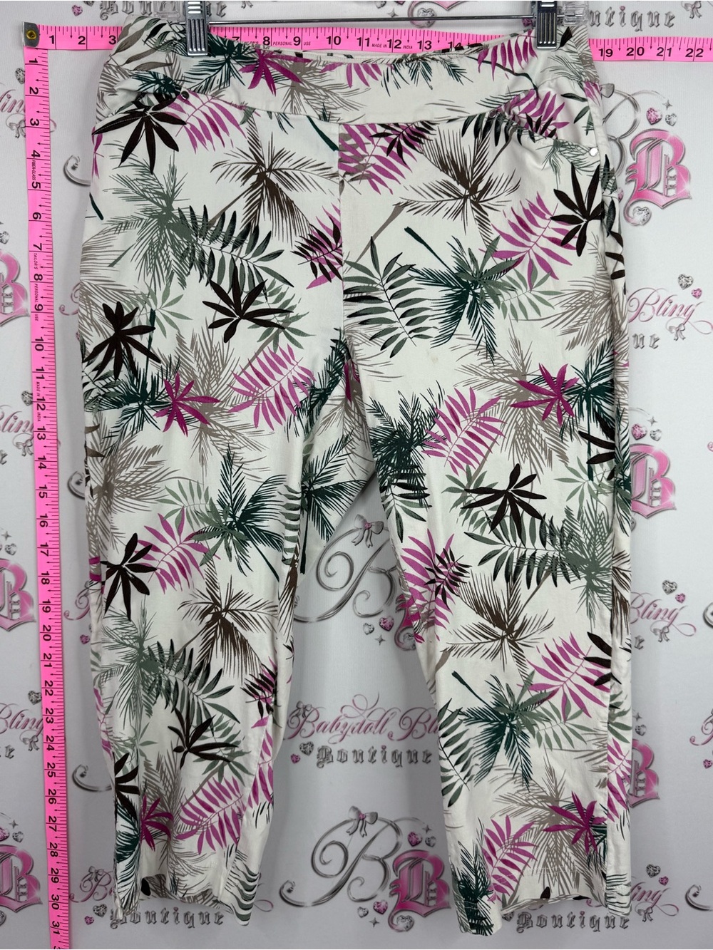 Northern Reflections capri Tropical Print Cropped Pants - White/Pink/Green